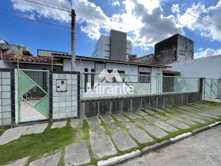 Casa Para Alugar com 3 quartos sendo 1 suítes no bairro Santa Mônica em Feira De Santana