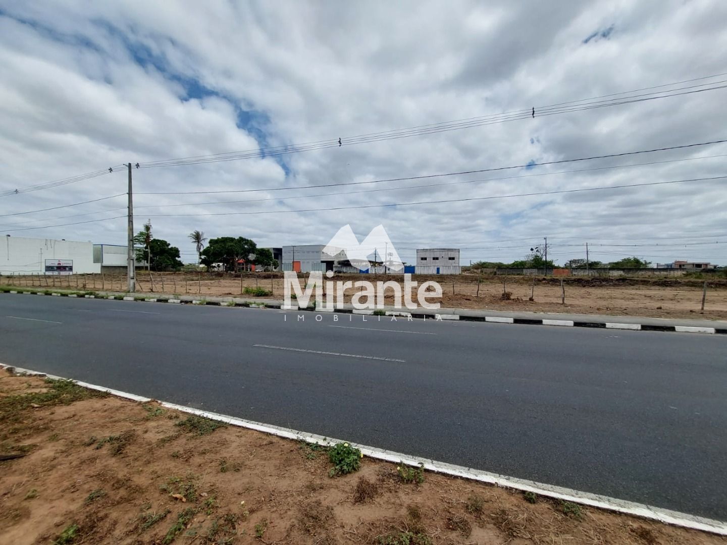 Lote / Terreno de Bairro Para Alugar no bairro Sim em Feira De Santana