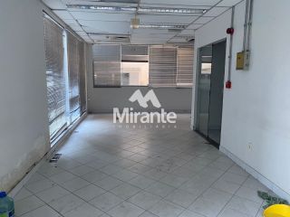 Prédio / Edifício Inteiro Comercial Para Alugar no bairro Centro em Feira De Santana