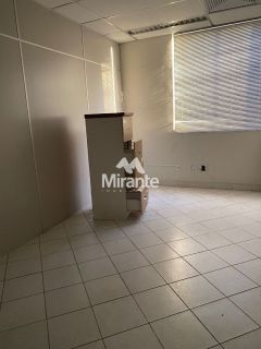 Prédio / Edifício Inteiro Comercial Para Alugar no bairro Centro em Feira De Santana