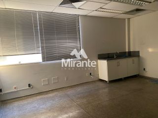 Prédio / Edifício Inteiro Comercial Para Alugar no bairro Centro em Feira De Santana