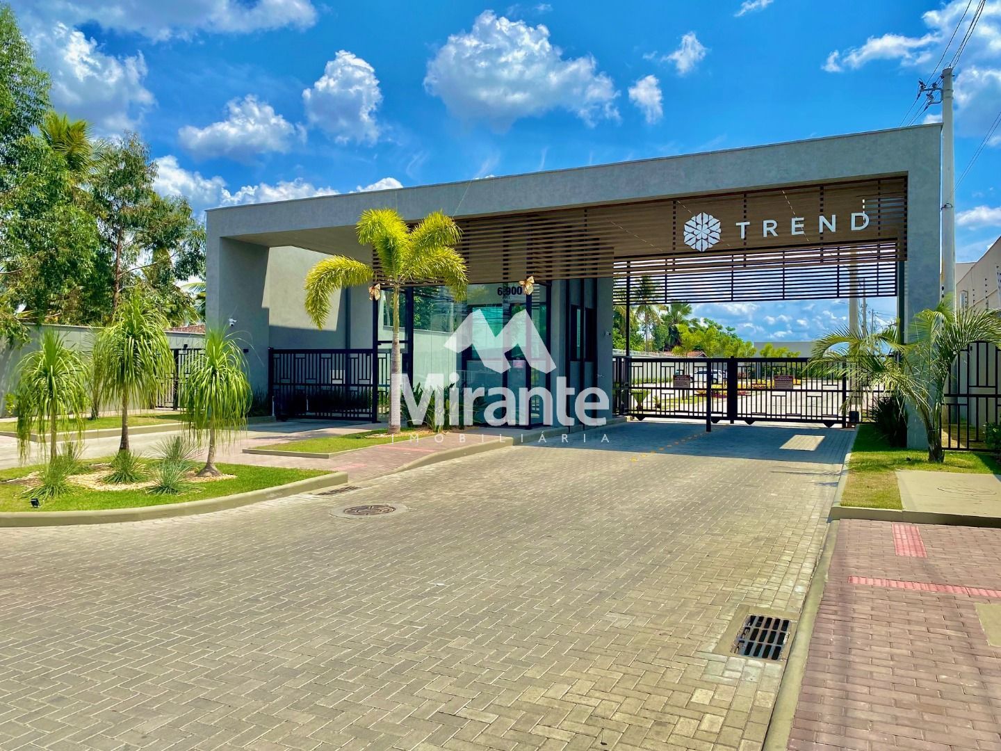 Casa de Condomínio Para Vender com 3 quartos sendo 1 suítes no bairro Sim em Feira De Santana