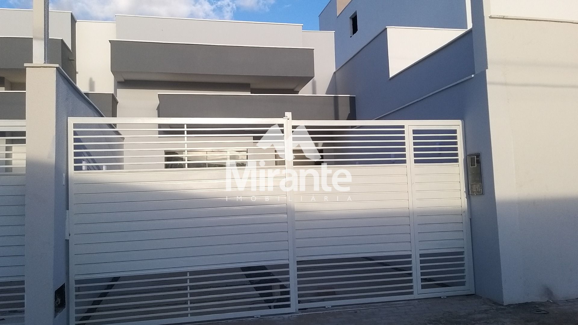 Casa Para Vender com 3 quartos sendo 1 suítes no bairro Parque Ipê em Feira De Santana