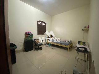 Casa Para Alugar com 3 quartos sendo 1 suítes no bairro Capuchinhos em Feira De Santana