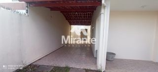 Casa Para Vender com 4 quartos sendo 3 suítes no bairro Santa Mônica em Feira De Santana