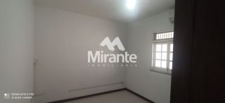 Casa Para Vender com 4 quartos sendo 3 suítes no bairro Santa Mônica em Feira De Santana