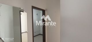 Casa Para Vender com 4 quartos sendo 3 suítes no bairro Santa Mônica em Feira De Santana