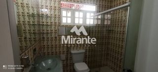 Casa Para Vender com 4 quartos sendo 3 suítes no bairro Santa Mônica em Feira De Santana