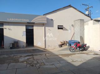 Galpão / Depósito / Armazém Para Alugar no bairro Serraria Brasil em Feira De Santana