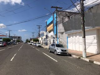Casa Para Vender no bairro Centro em Feira De Santana