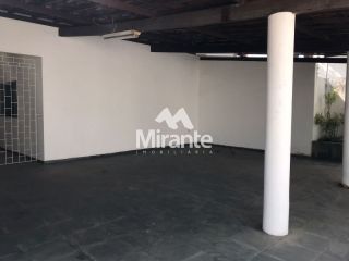 Casa Para Vender no bairro Centro em Feira De Santana