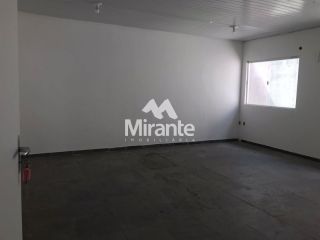 Casa Para Vender no bairro Centro em Feira De Santana