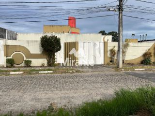 Casa Para Vender com 5 quartos sendo 3 suítes no bairro Lagoa Salgada em Feira De Santana