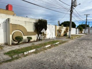 Casa Para Vender com 5 quartos sendo 3 suítes no bairro Lagoa Salgada em Feira De Santana
