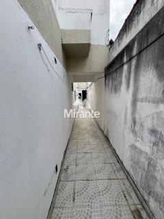 Casa Para Vender com 5 quartos sendo 3 suítes no bairro Lagoa Salgada em Feira De Santana