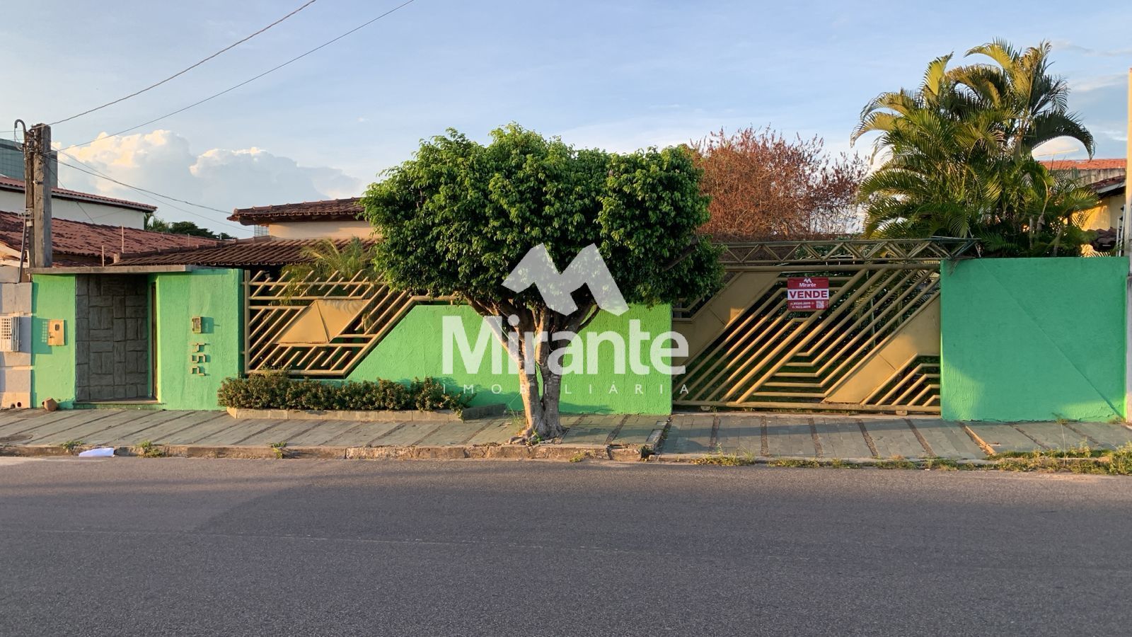 Casa Para Vender com 3 quartos sendo 1 suítes no bairro São João em Feira De Santana