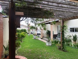 Casa de Condomínio Para Vender com 4 quartos sendo 1 suítes no bairro Santa Mônica em Feira De Santana