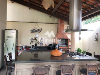 Casa de Condomínio Para Vender com 4 quartos sendo 1 suítes no bairro Santa Mônica em Feira De Santana