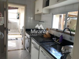 Casa de Condomínio Para Vender com 4 quartos sendo 1 suítes no bairro Santa Mônica em Feira De Santana