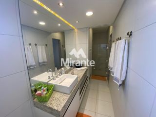 Apartamento Para Vender com 4 quartos sendo 4 suítes no bairro Santa Mônica em Feira De Santana