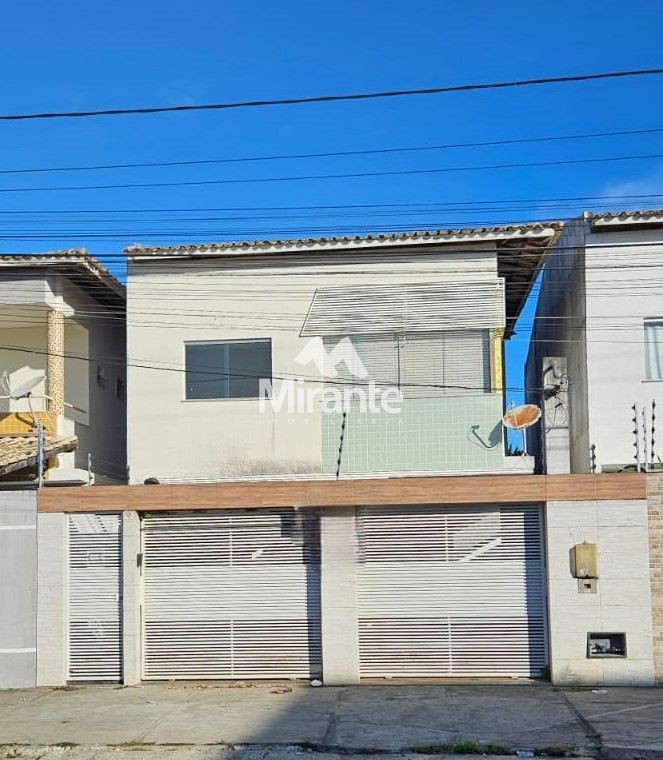 Casa Para Vender com 2 quartos sendo 1 suítes no bairro Conceição em Feira De Santana
