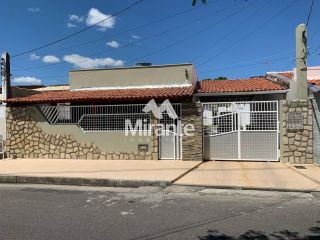 Casa Para Vender com 3 quartos no bairro Jardim Cruzeiro em Feira De Santana