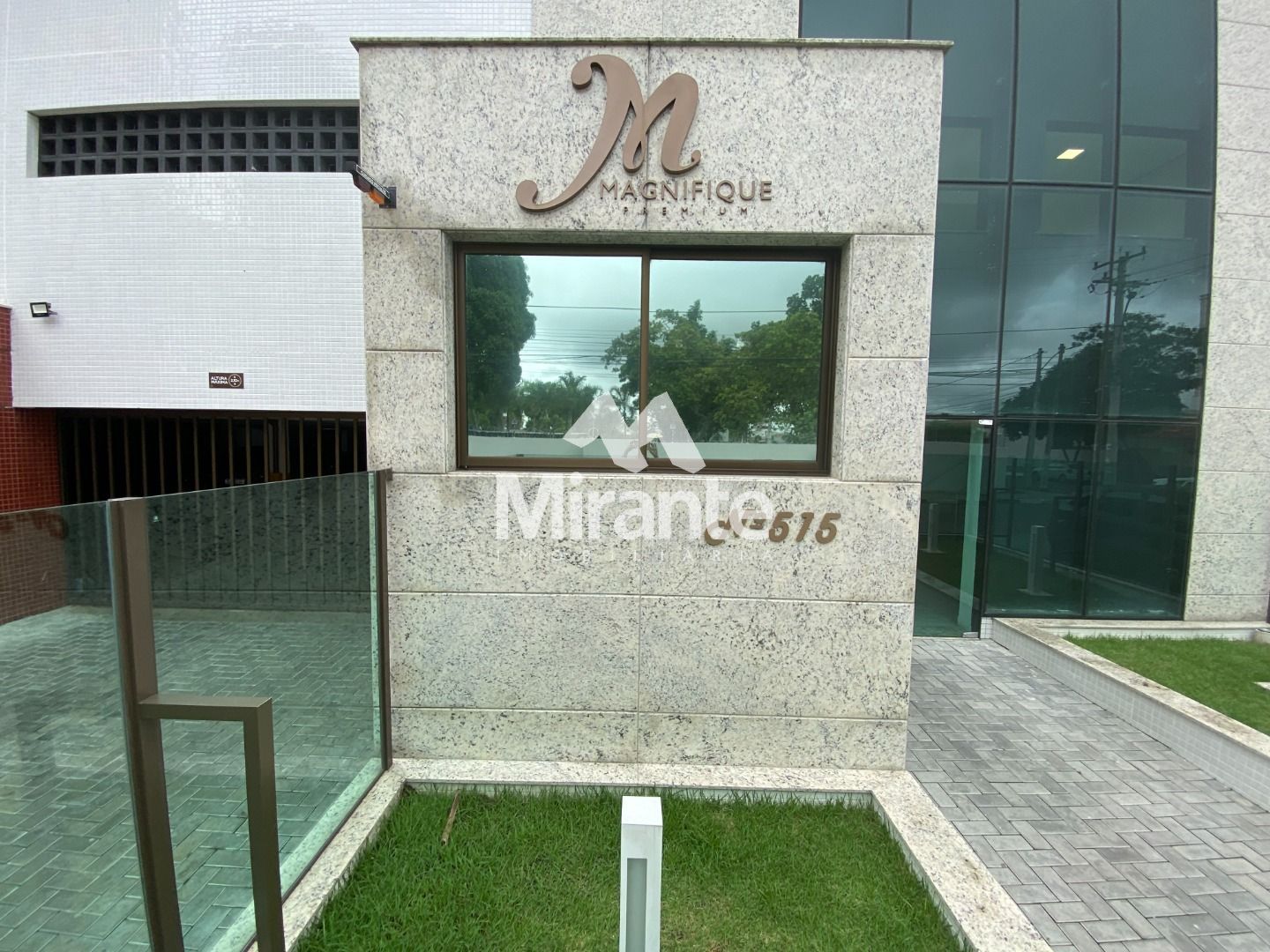 Apartamento Para Vender com 3 quartos sendo 1 suítes no bairro Santa Mônica em Feira De Santana