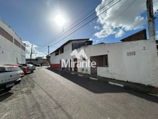 Casa Para Vender no bairro Capuchinhos em Feira De Santana