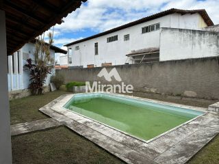 Casa Para Vender com 4 quartos sendo 2 suítes no bairro Ponto Central em Feira De Santana