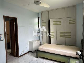 Casa Para Vender com 4 quartos sendo 2 suítes no bairro Ponto Central em Feira De Santana