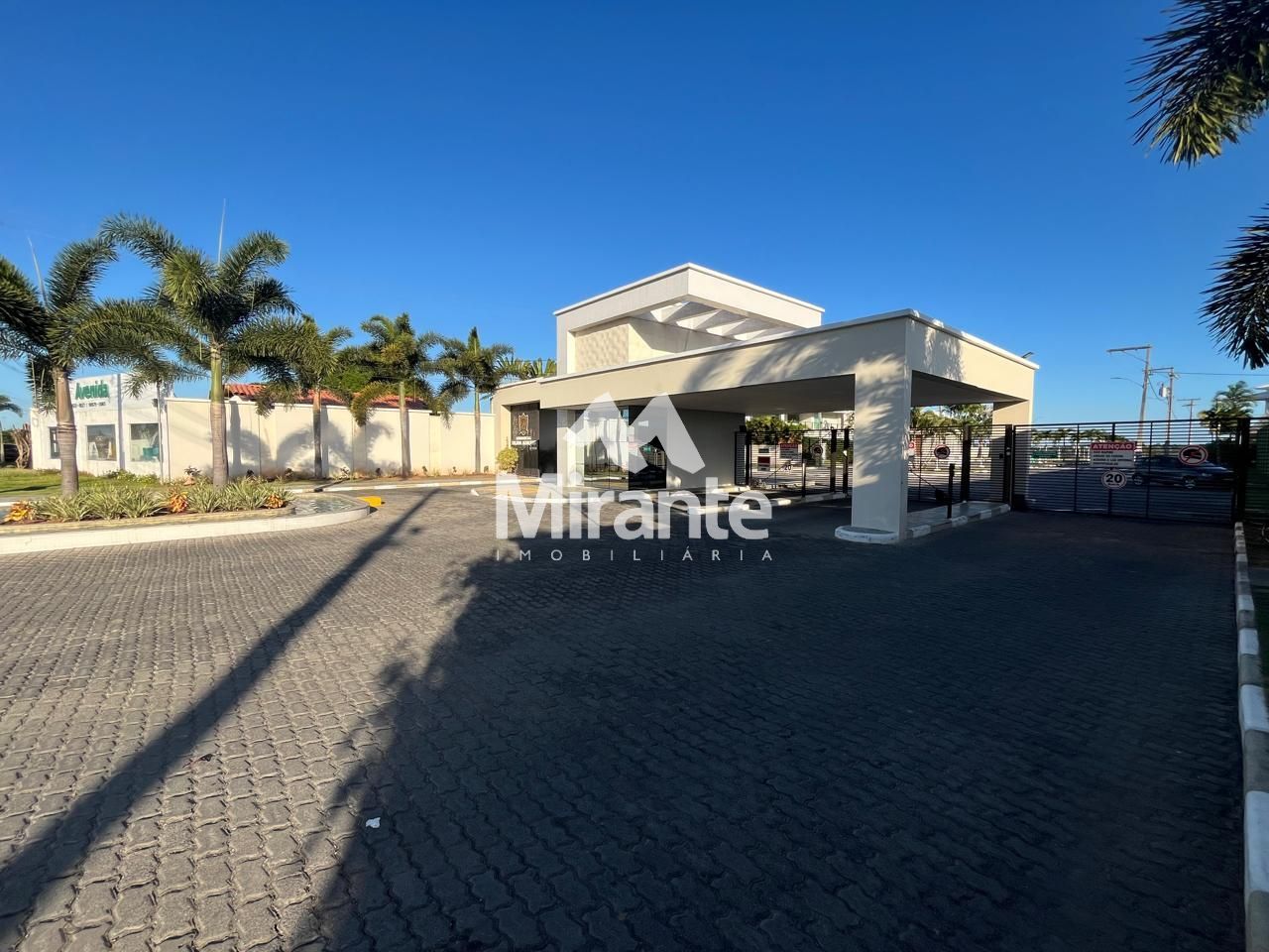 Lote / Terreno de Condomínio Para Vender no bairro Sim em Feira De Santana