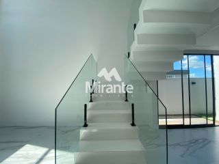 Casa de Condomínio Para Vender com 4 quartos sendo 4 suítes no bairro Papagaio em Feira De Santana