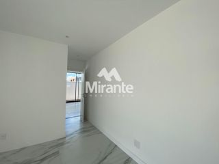 Casa de Condomínio Para Vender com 4 quartos sendo 4 suítes no bairro Papagaio em Feira De Santana