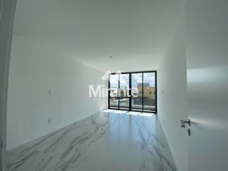 Casa de Condomínio Para Vender com 4 quartos sendo 4 suítes no bairro Papagaio em Feira De Santana