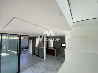 Casa de Condomínio Para Vender com 4 quartos sendo 4 suítes no bairro Papagaio em Feira De Santana