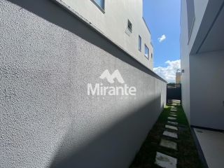 Casa de Condomínio Para Vender com 4 quartos sendo 4 suítes no bairro Papagaio em Feira De Santana