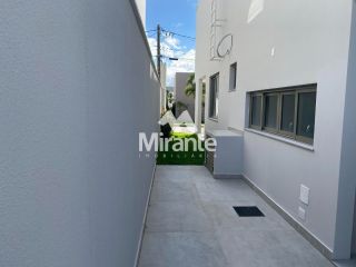 Casa de Condomínio Para Vender com 4 quartos sendo 4 suítes no bairro Papagaio em Feira De Santana