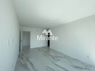 Casa de Condomínio Para Vender com 4 quartos sendo 4 suítes no bairro Papagaio em Feira De Santana