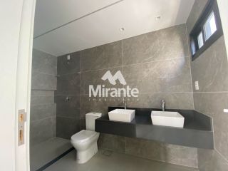 Casa de Condomínio Para Vender com 4 quartos sendo 4 suítes no bairro Papagaio em Feira De Santana