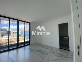 Casa de Condomínio Para Vender com 4 quartos sendo 4 suítes no bairro Papagaio em Feira De Santana