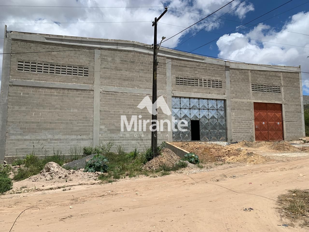 Galpão / Depósito / Armazém Para Alugar no bairro Lagoa Salgada em Feira De Santana