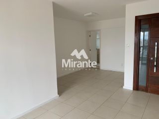 Apartamento Para Alugar com 3 quartos sendo 1 suítes no bairro Santa Mônica em Feira De Santana