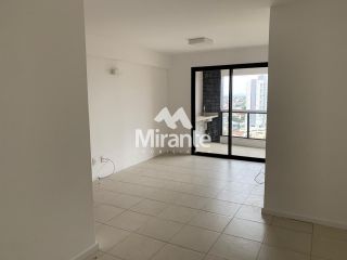 Apartamento Para Alugar com 3 quartos sendo 1 suítes no bairro Santa Mônica em Feira De Santana