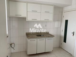 Apartamento Para Alugar com 3 quartos sendo 1 suítes no bairro Santa Mônica em Feira De Santana