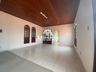 Casa Para Vender no bairro Centro em Feira De Santana