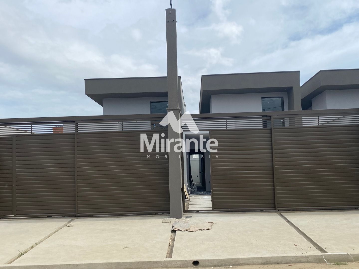 Casa Para Vender com 3 quartos sendo 1 suítes no bairro Sim em Feira De Santana