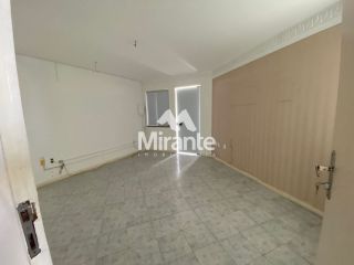 Casa Para Vender no bairro Centro Industrial Subaé em Feira De Santana