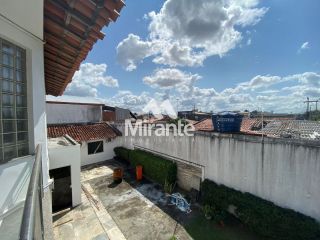Casa Para Vender no bairro Centro Industrial Subaé em Feira De Santana