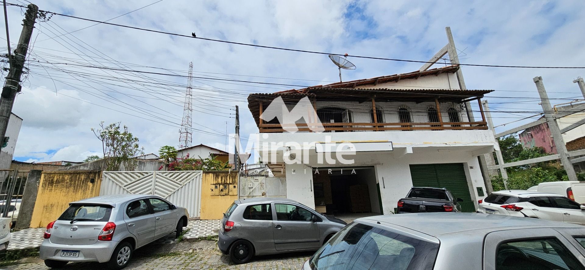 Casa Para Vender no bairro Centro em Feira De Santana