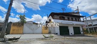 Casa Para Vender no bairro Centro em Feira De Santana